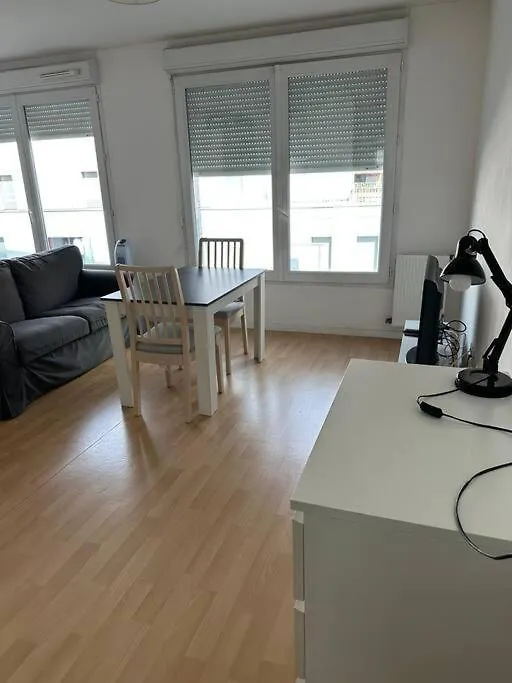 Grand Studio De 37M Carres - Rer Laplace Et Maison Des Examens A 5 Minutes A Pied Arcueil